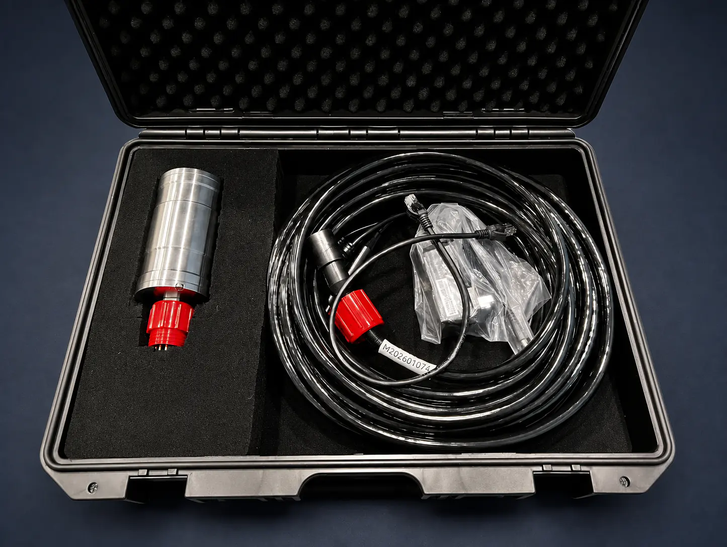Turbid-water imaging camera kit in a field case